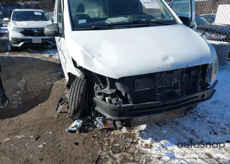 2017 Mercedes-Benz Metris z USA, uszkodzony, nr VIN WD3PG2EA8H3219865